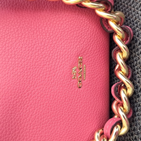 🎁 NEW Coach Mia Pink Pebble Leather with Gold Chain Shoulder Bag NEW w Tags - Picture 2 of 8